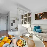 In With Sea Views Apartment