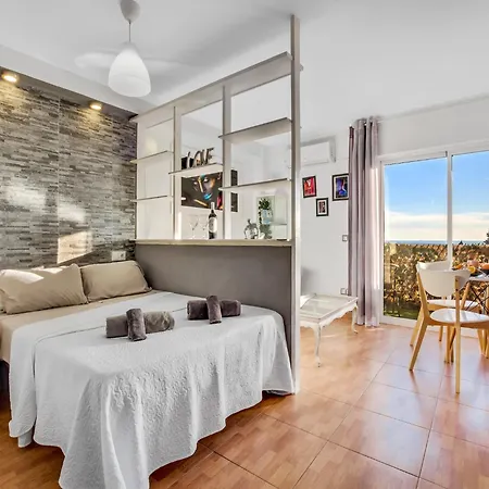 In With Sea Views Апартаменты Торремолинос