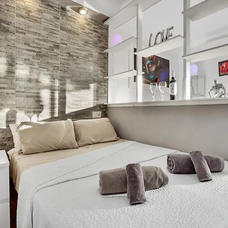 아파트 In With Sea Views *